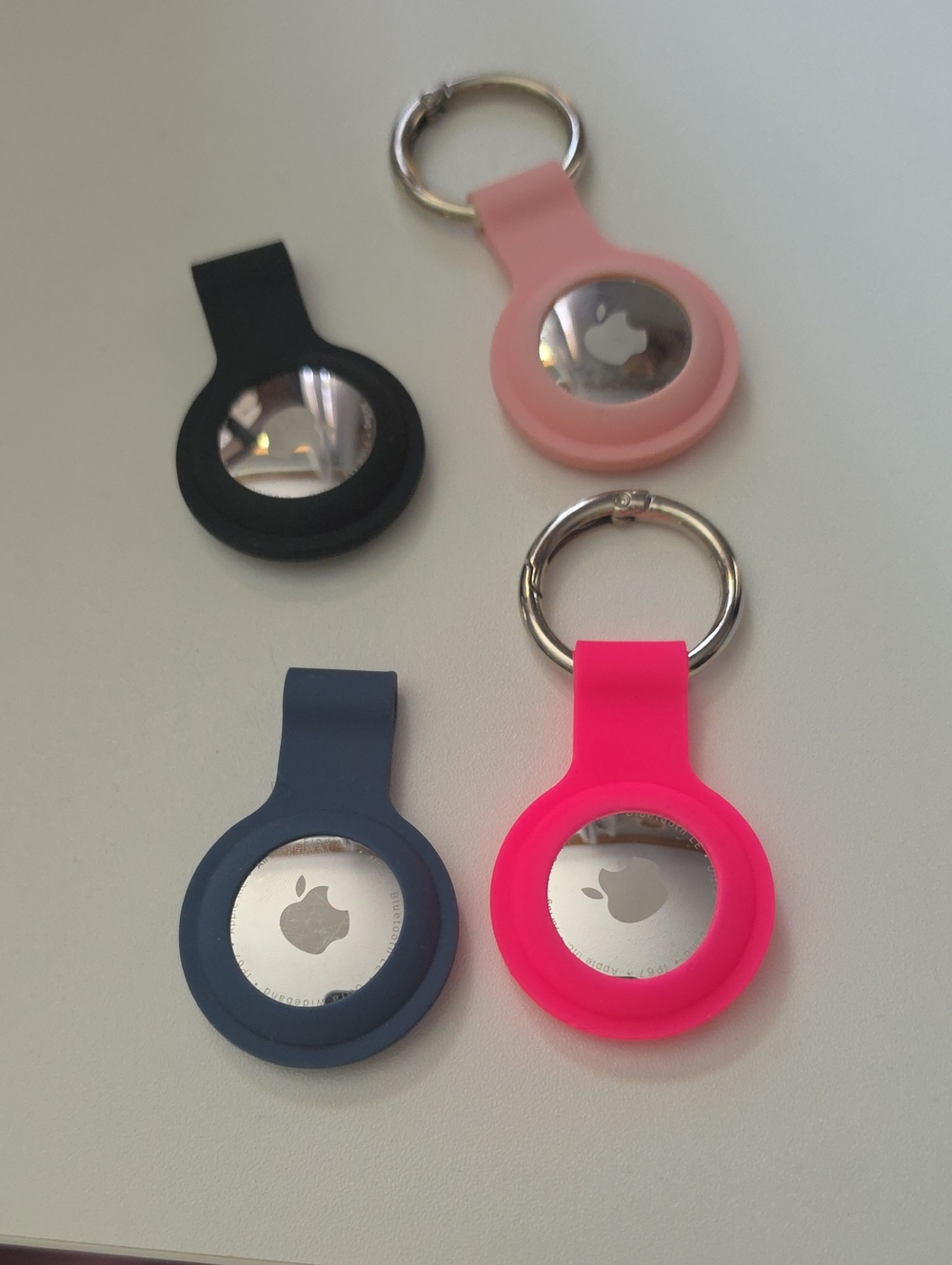 Apple AirTags (4) + Holders